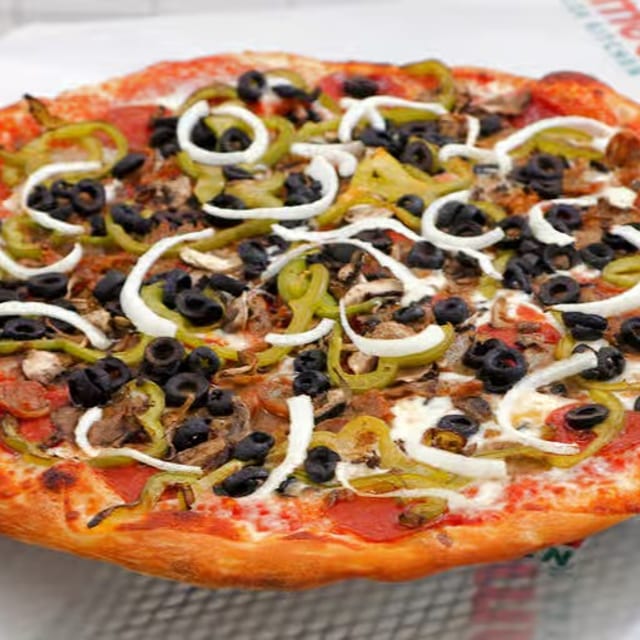 Deluxe Combo Pizza.