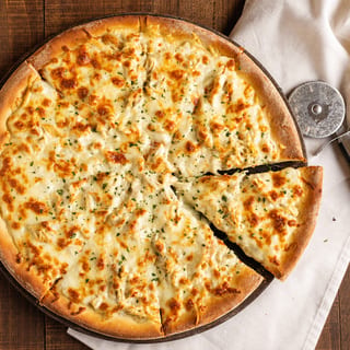 Garlic Chicken Alfredo Pizza
